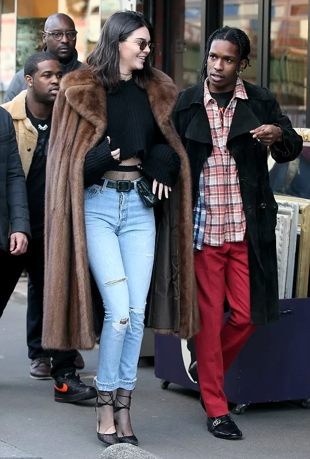 Kendall dan A$AP dikabarkan nonton konser bersama di London © via dailymail.co.uk