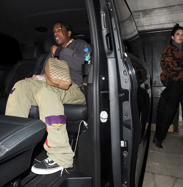 A$AP Rocky dan Kendall dinner di London © via dailymail.co.uk