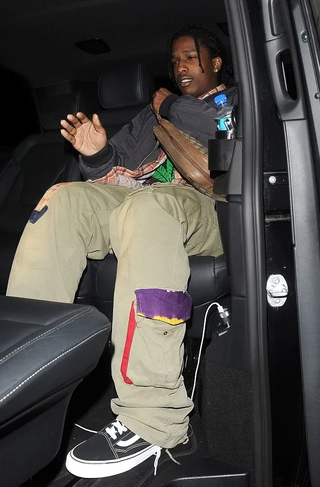 A$AP dan Kendall tidak keluar dari restoran bersama-sama © via dailymail.co.uk