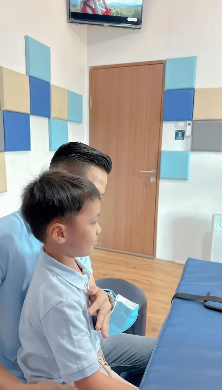 Ikram Rosadi suami Larissa Chou Bak Ayah Kandung Yusuf (credit: instagram/larissachou)