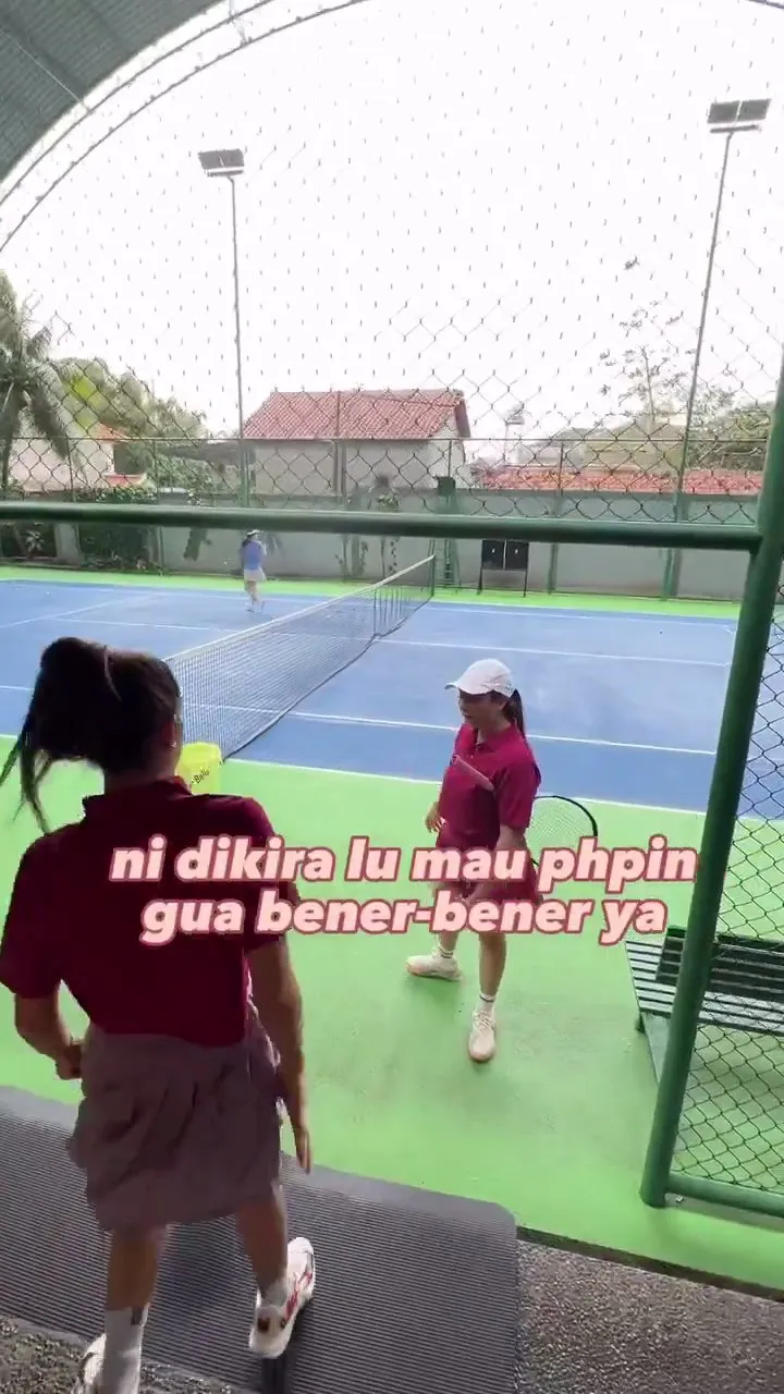 (credit: Instagram.com/mrsayudewi/)