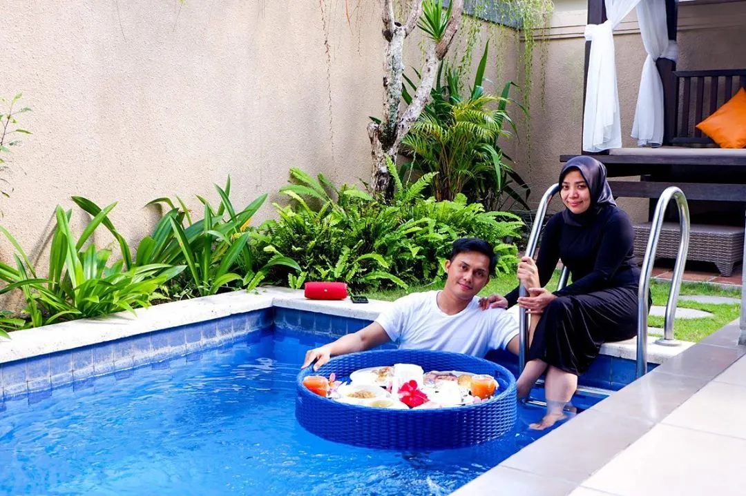 Nikmati Floating Breakfast
