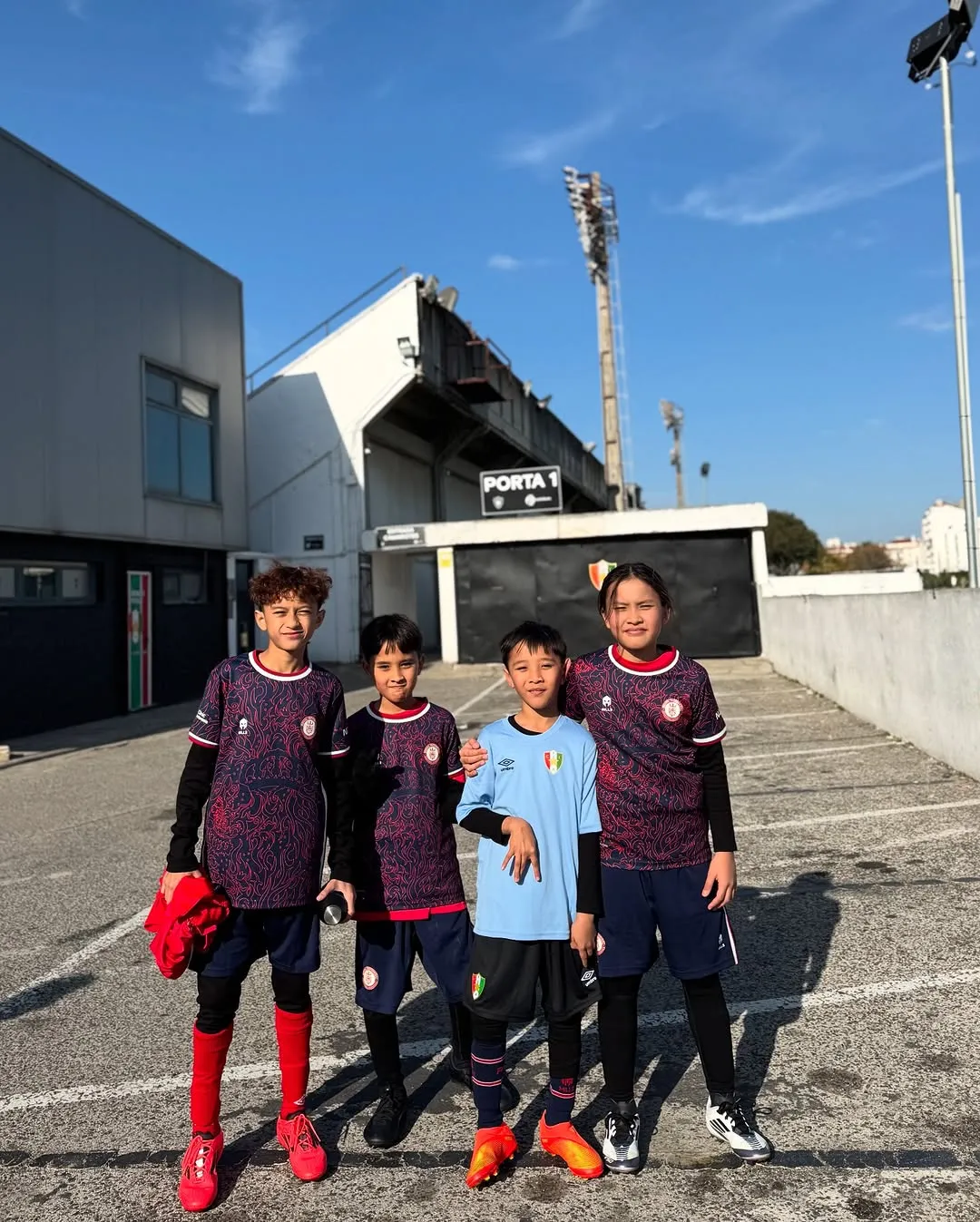 Potret Kala anak Zaskia Adya Mecca ikut camp sepak bola di Portugal (credit: Instagram.com/zaskiadyamecca/)