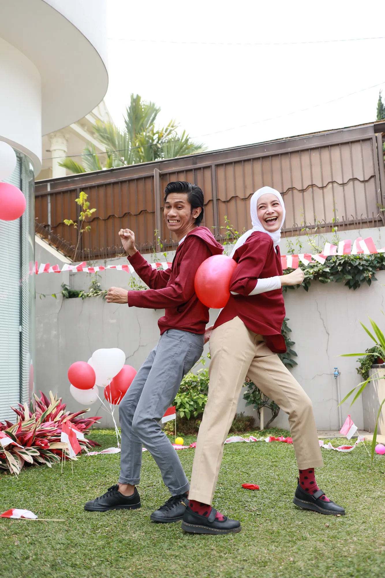 Perlombaan seru ala keluarga Trian dan Dhatu / Credit: Dokumentasi Pribadi