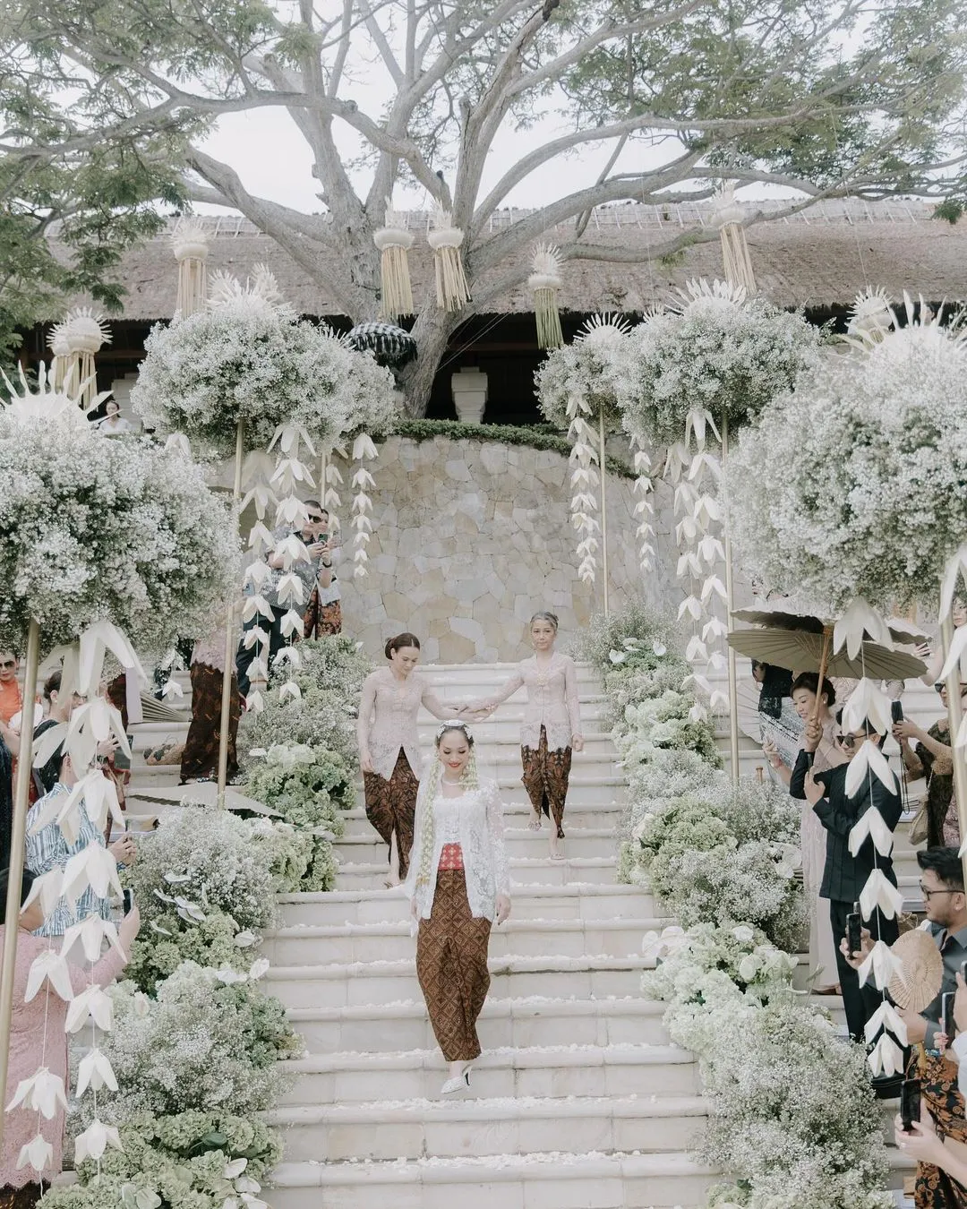 Potret Aishah dan BCL (sumber : Instagram/@aishahjennifer)