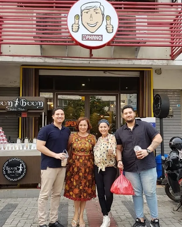 Potret Meriam Bellina dan Dua Putranya (Credit: Instagram/bellinamer)