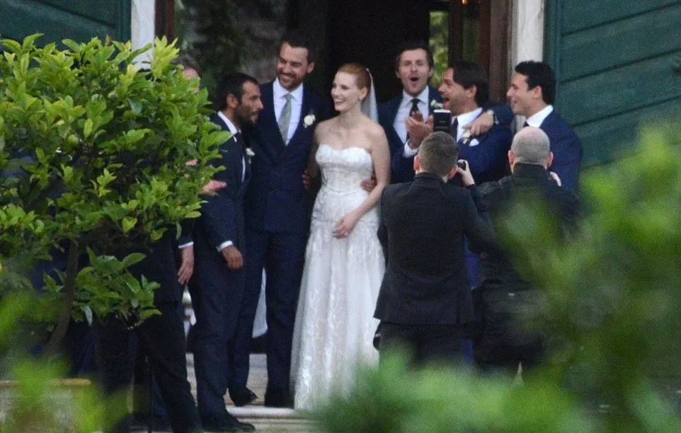 Jessica dan Gian terlihat bahagia di pernikahan mereka © via dailymail.co.uk