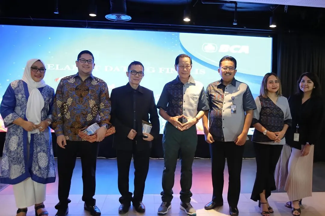 42 finalists of Puteri Indonesia 2024 kunjungi BCA Tower (Credit Foto: instagram.com/officialputeriindonesia)