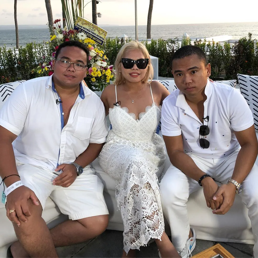 © hotmanparisofficial