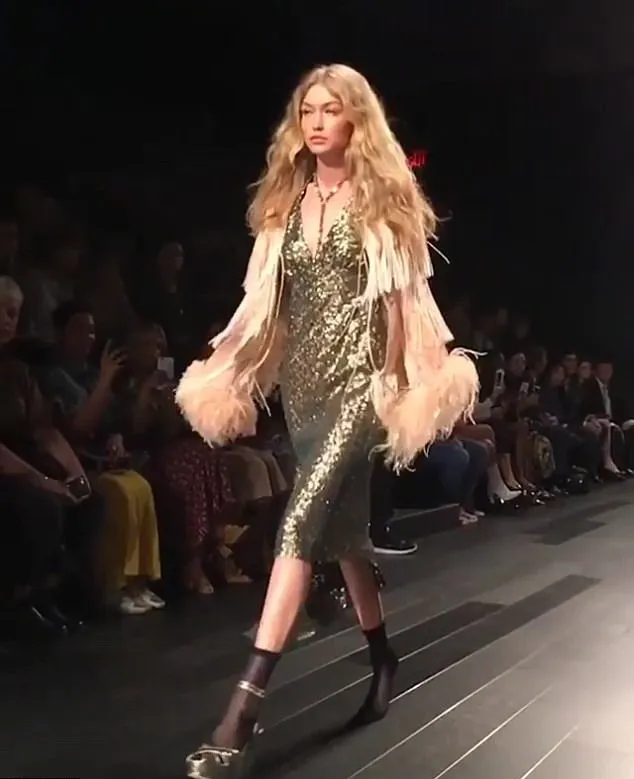 Gigi Hadid tampil cantik di catwalk © Instagram.com