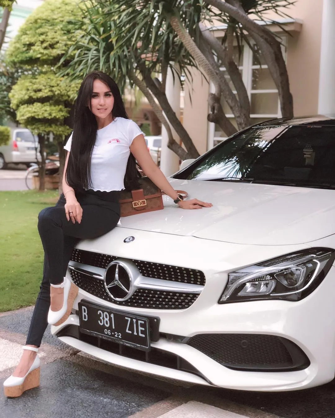 (credit: instagram/bebizie)