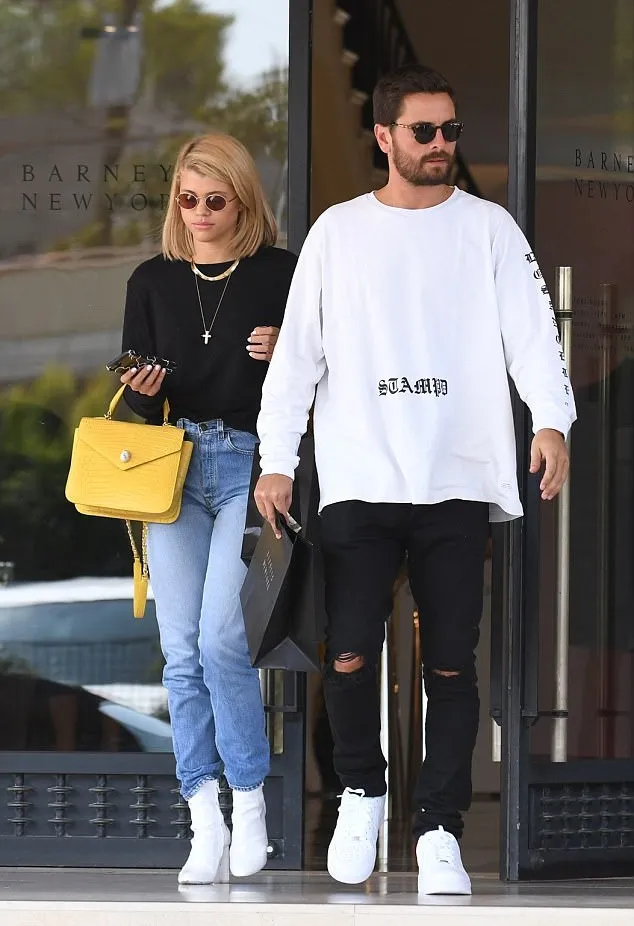 Sofia dan Scott ketahuan shopping bareng © dailymail.co.uk