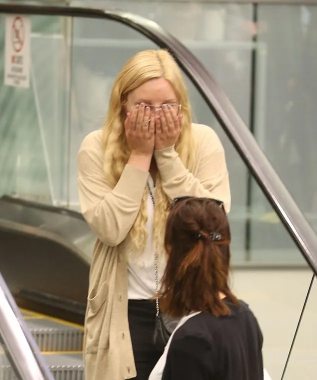 Amanda Bynes belanja dengan gurunya © Mirror.co.uk