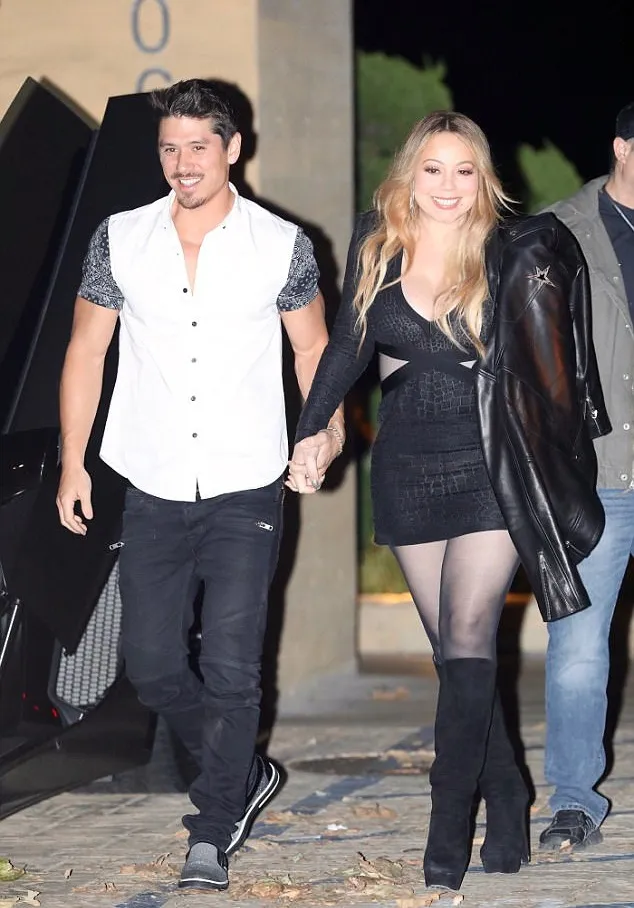Bryan dan Mariah tunjukkan kemesraan di depan umum © dailymail.co.uk