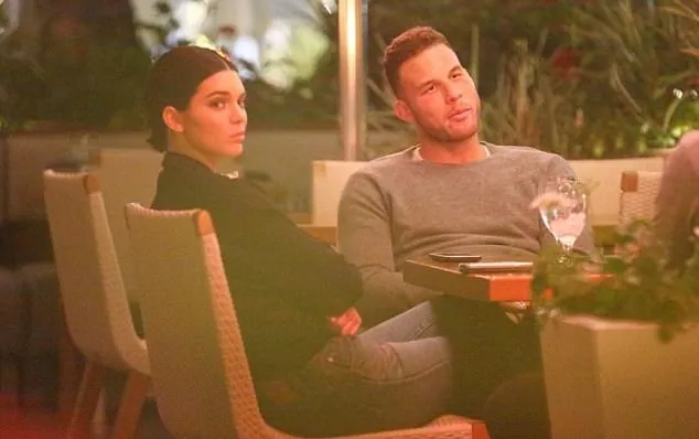 Kendall dan Blake tak terlihat gembira © dailymail.co.uk