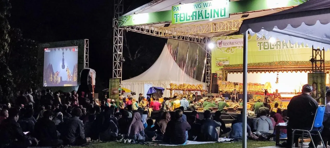 Credit: Panggung Wayang Kulit Tolak Linu