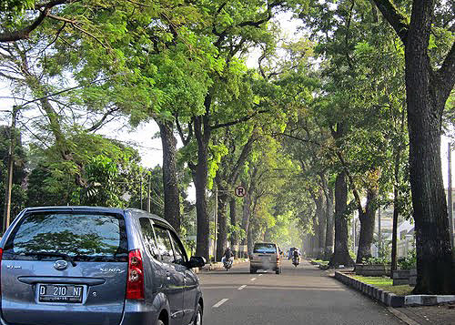 10 Lokasi Yang Dianggap Angker di Bandung, Percaya?  Plus 