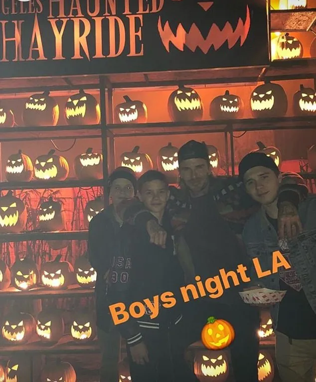 Brooklyn dan anak-anaknya kunjungi festival Halloween © Instagram.com/davidbeckham