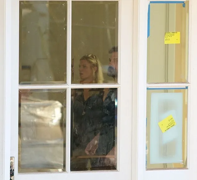 Ben dan pacarnya cari rumah bareng © dailymail.co.uk