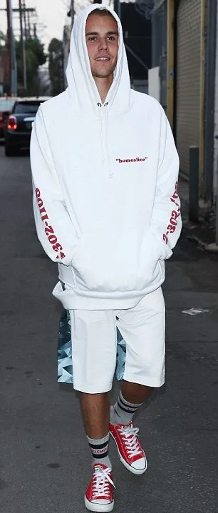 Justin terlihat begitu happy © dailymail.co.uk