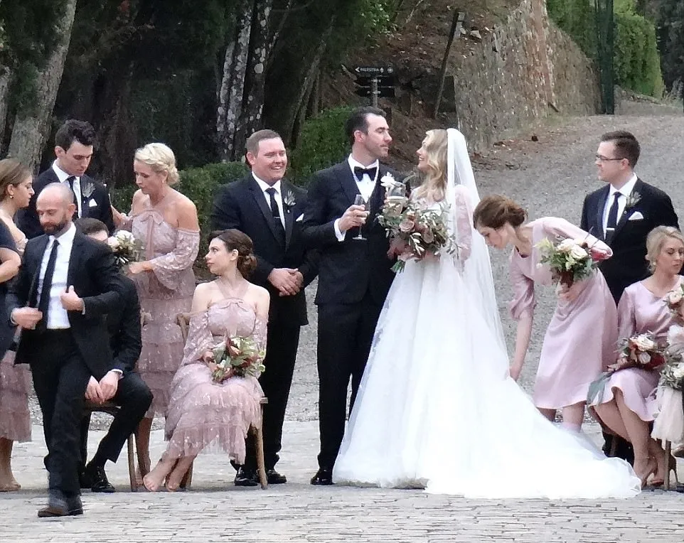 Kate dan Justin menikah di lokasi yang romantis @ dailymail.co.uk