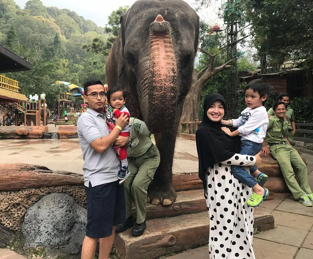 Hobi Traveling Bareng Keluarga