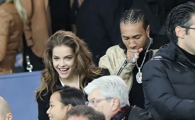 Barbara dan Tyga ketangkap kamera bersama © dailymail.co.uk