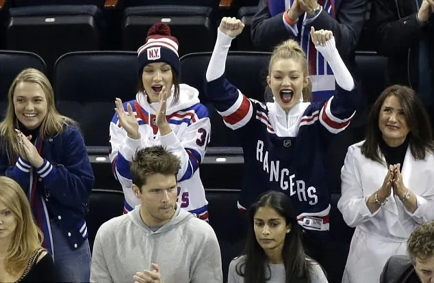 Bella dan Gigi tampak begitu semangat. Credit: dailymail.co.uk