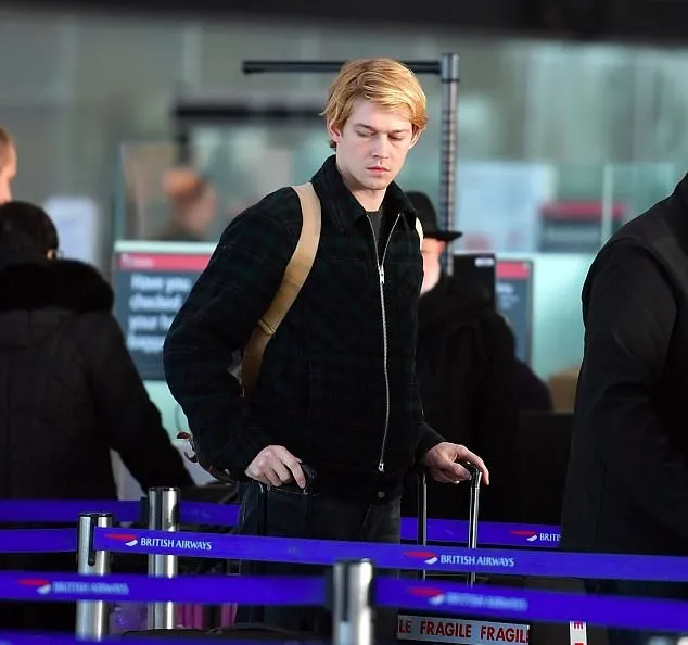 Membawa barang cukup banyak. Credit: dailymail.co.uk