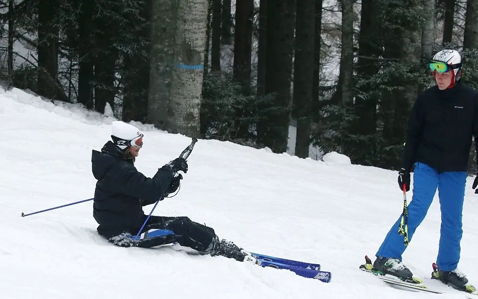 Bella tetap happy meski terjatuh. Credit: dailymail.co.uk