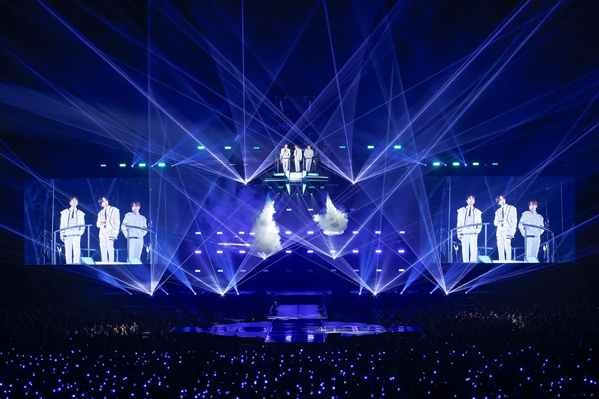 (SHINee WORLD VI [PERFECT ILLUMINATION] credit: SM Entertainment)