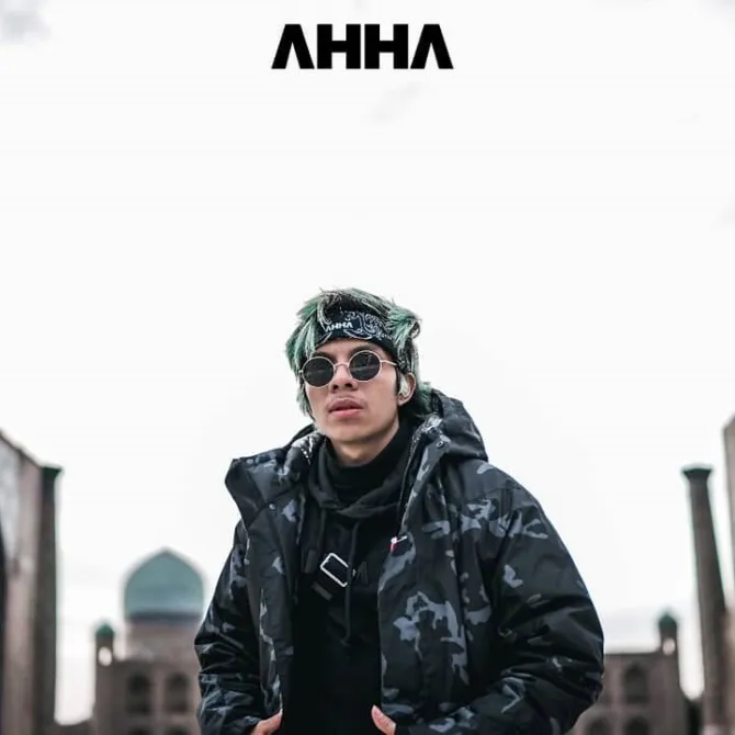 Atta Halilintar menggunakan produk AHHA  © instagram.com/attahalilintarhabit