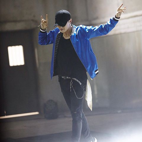 Lay segera bersolo karir. Ia merilis single di hari ultah © SM Entertainment
