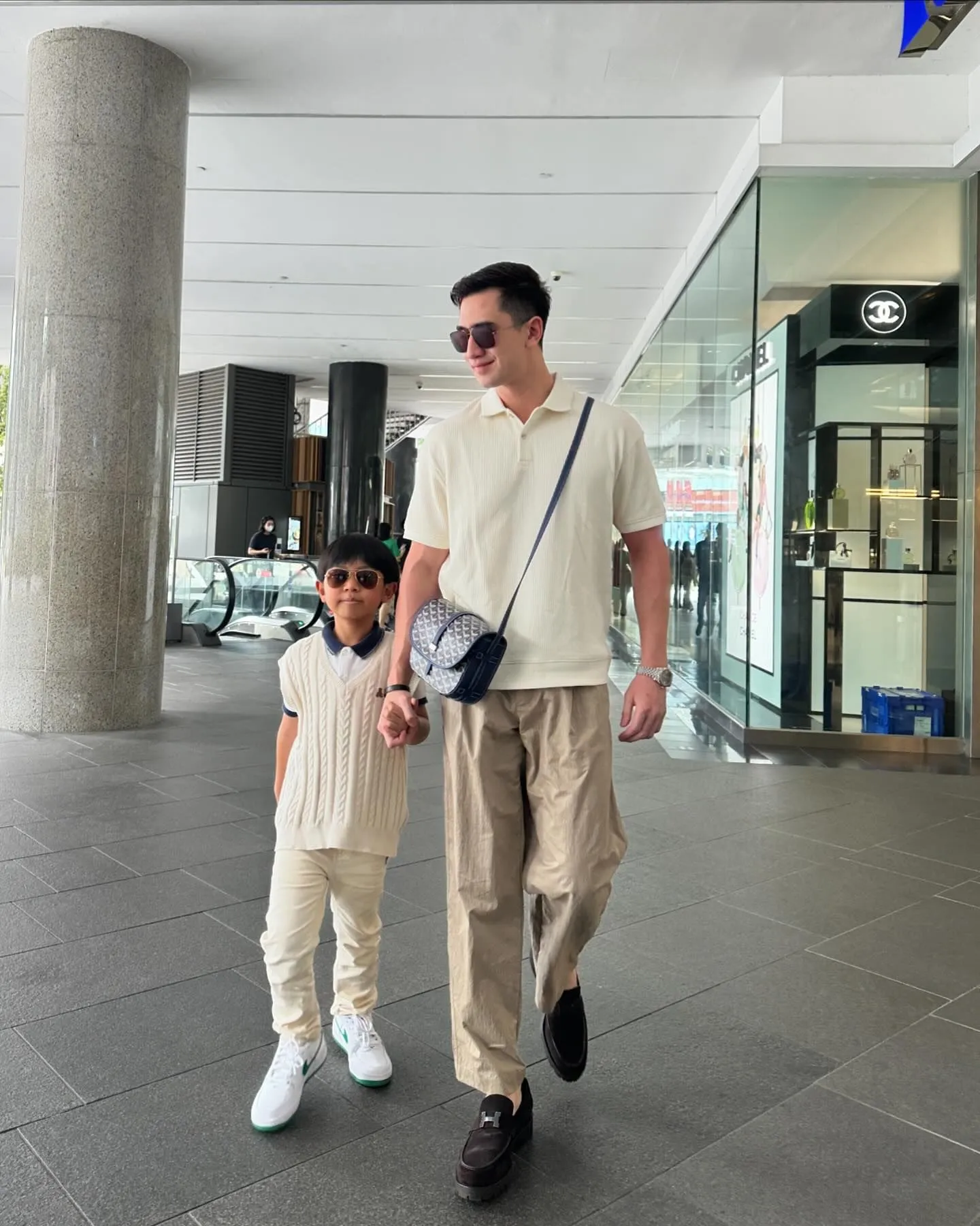 Potret akrab Verrell Bramasta dan adik sambung (credit: Instagram.com/bramastavrl/)