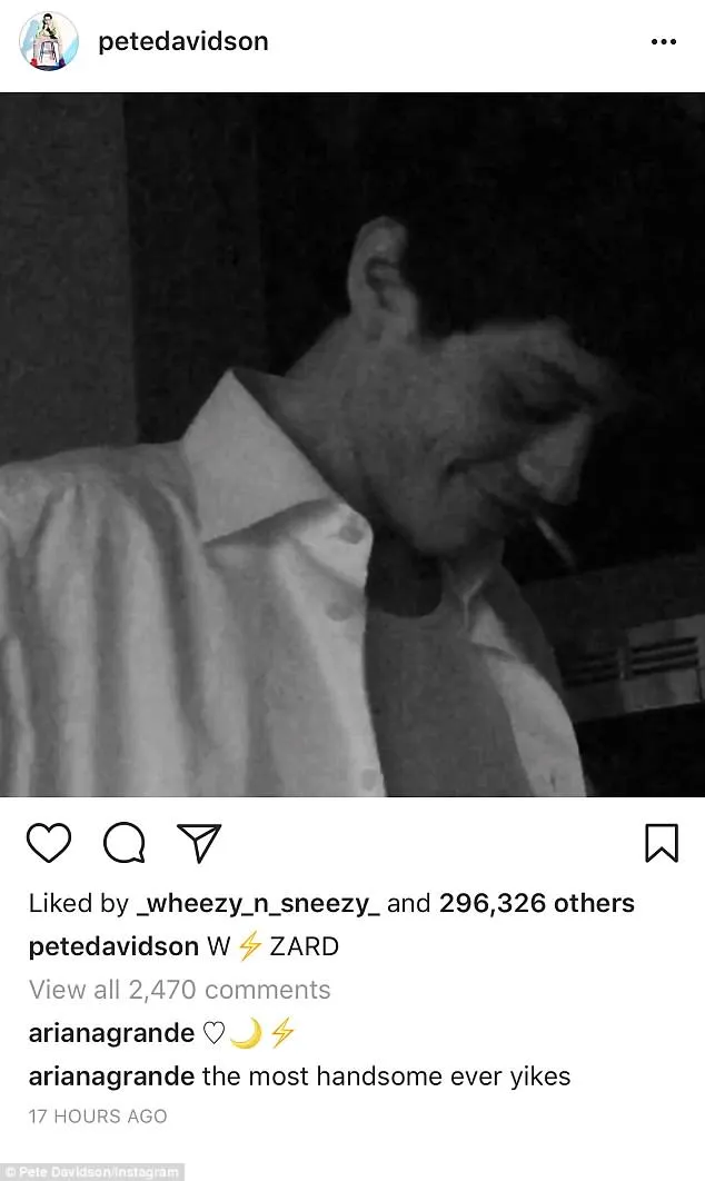 So sweet banget sih ini pasangan tunangan baru! (instagram.com/petedavidson)