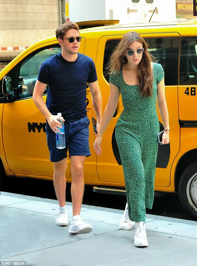 Nial dan Hailee mulai tunjukkan kebersamaan di New York. (MEGA via people)
