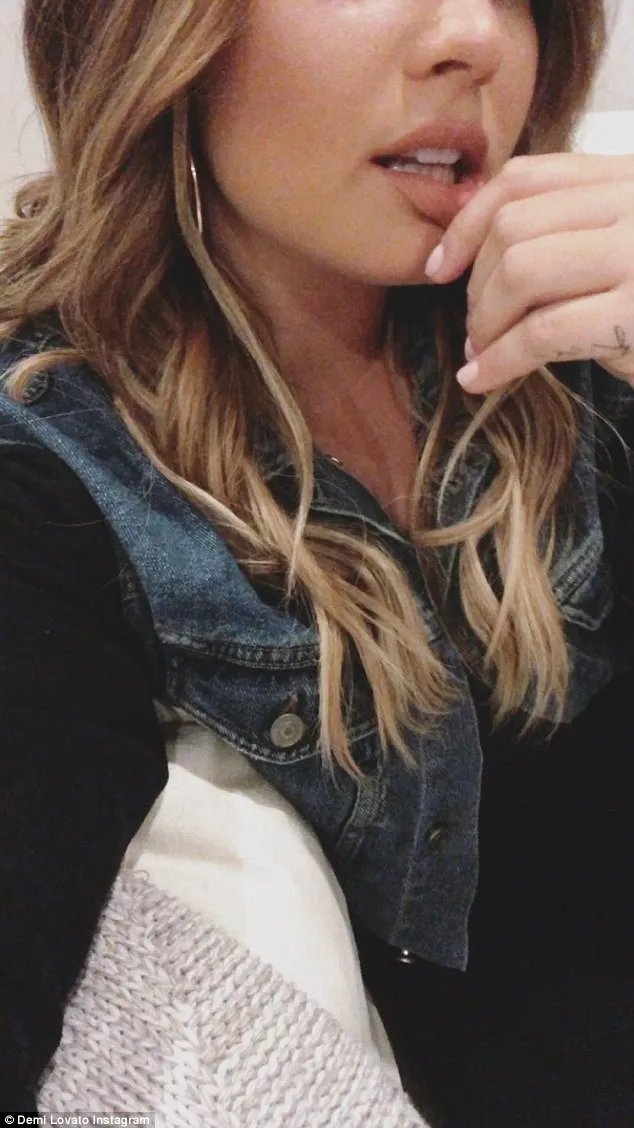 Ubah rambut jadi pirang, Demi Lovato ingin awal yang baru? (instagram.com/ddlovato)