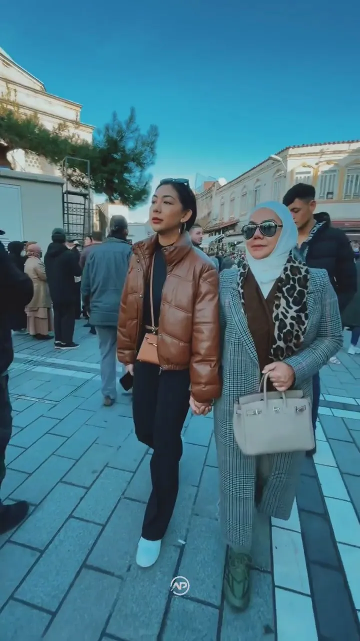 (credit: Instagram.com/queen_saritaabdulmukti/)