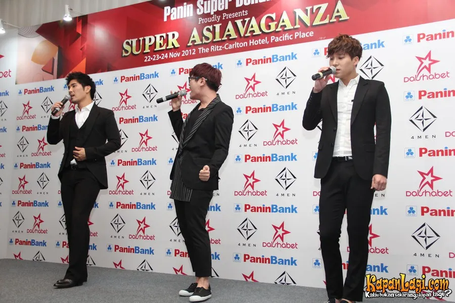 4men ketika tampil di depan publik Indonesia pada 2012 silam
