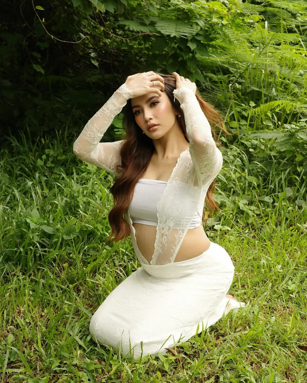 Pose Candid