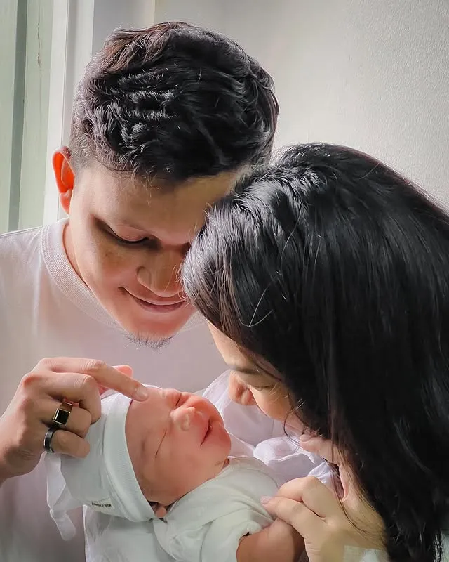 Potret Sinta Mutiara Adik Indah Permatasari dikaruniai anak pertama (credit: Instagram.com/sintamutiarabell/)