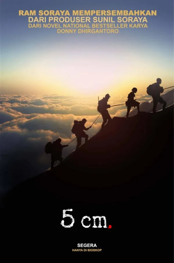 Film 5CM dirilis tahun 2012 © Soraya Intercine Film
