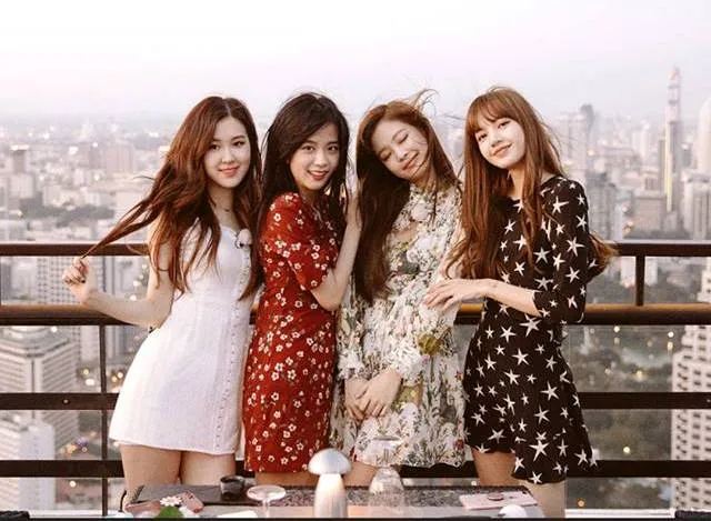 ©facebook.com/BLACKPINKOFFICIAL