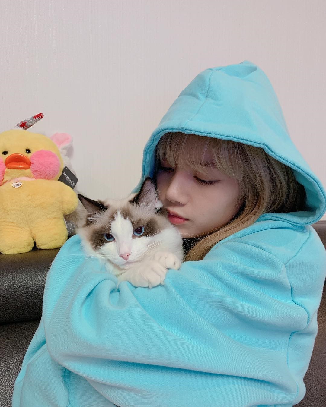 (c) instagram.com/lalalalisa_m