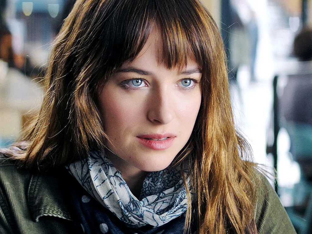 Dakota ingin penonton lihat sekuel FIFTY SHADES OF GREY kalau ingin tahu perbedaannya © Universal Pictures