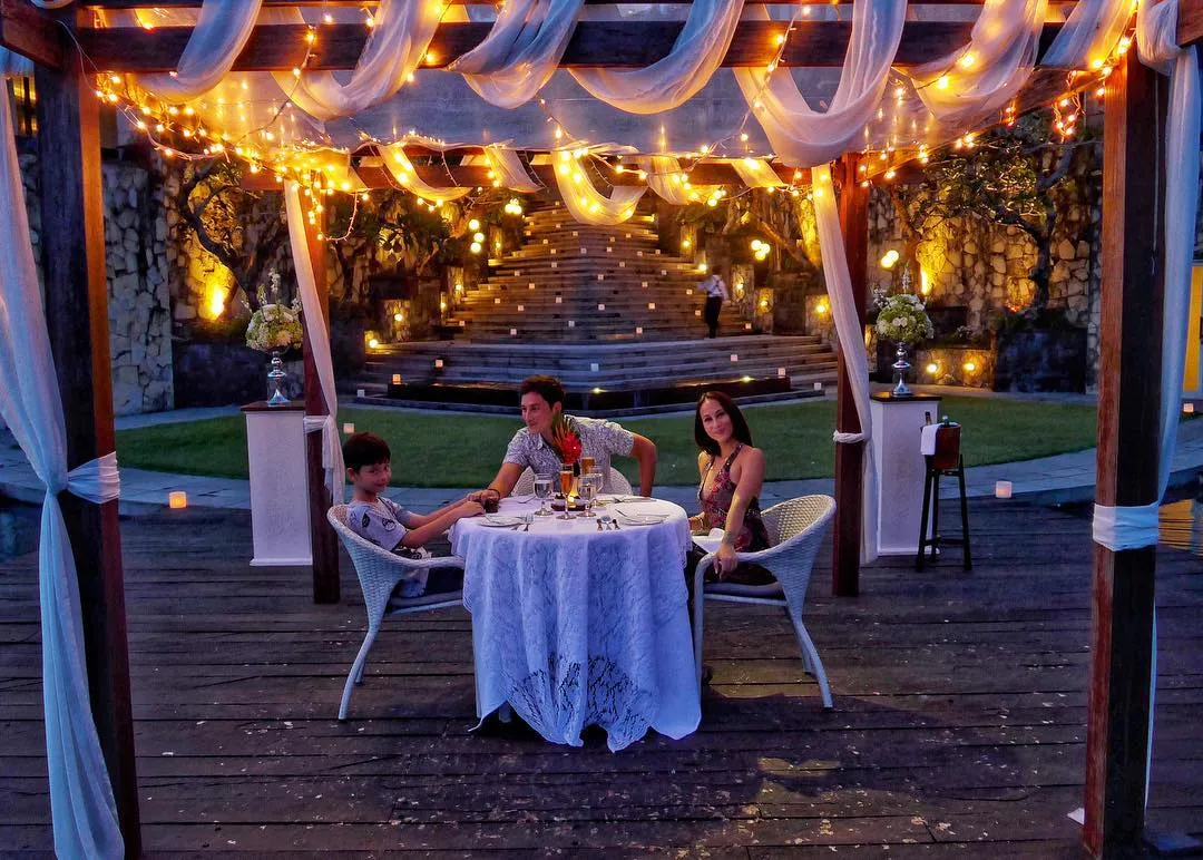 Janisa dinner bareng Mike dan Kenzou © instagram.com/mike_lewis