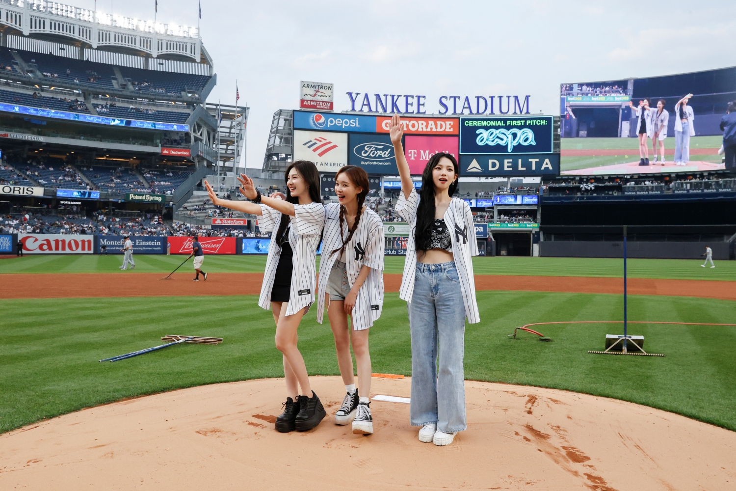 aespa Successfully Throws First Pitch at Baseball Match at MLB Yankee Stadium / Credit Photo: SM Entertainment