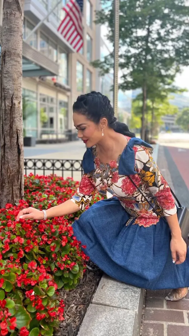 Tampil Menawan dengan Dress Batik