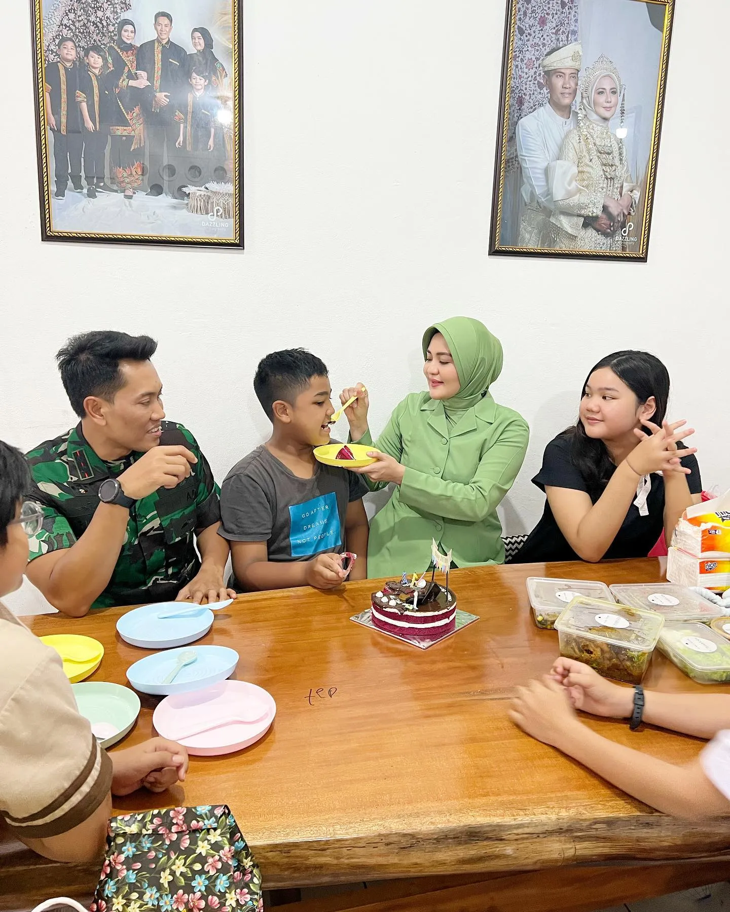 (credit: Instagram.com/julianamoechtar/)