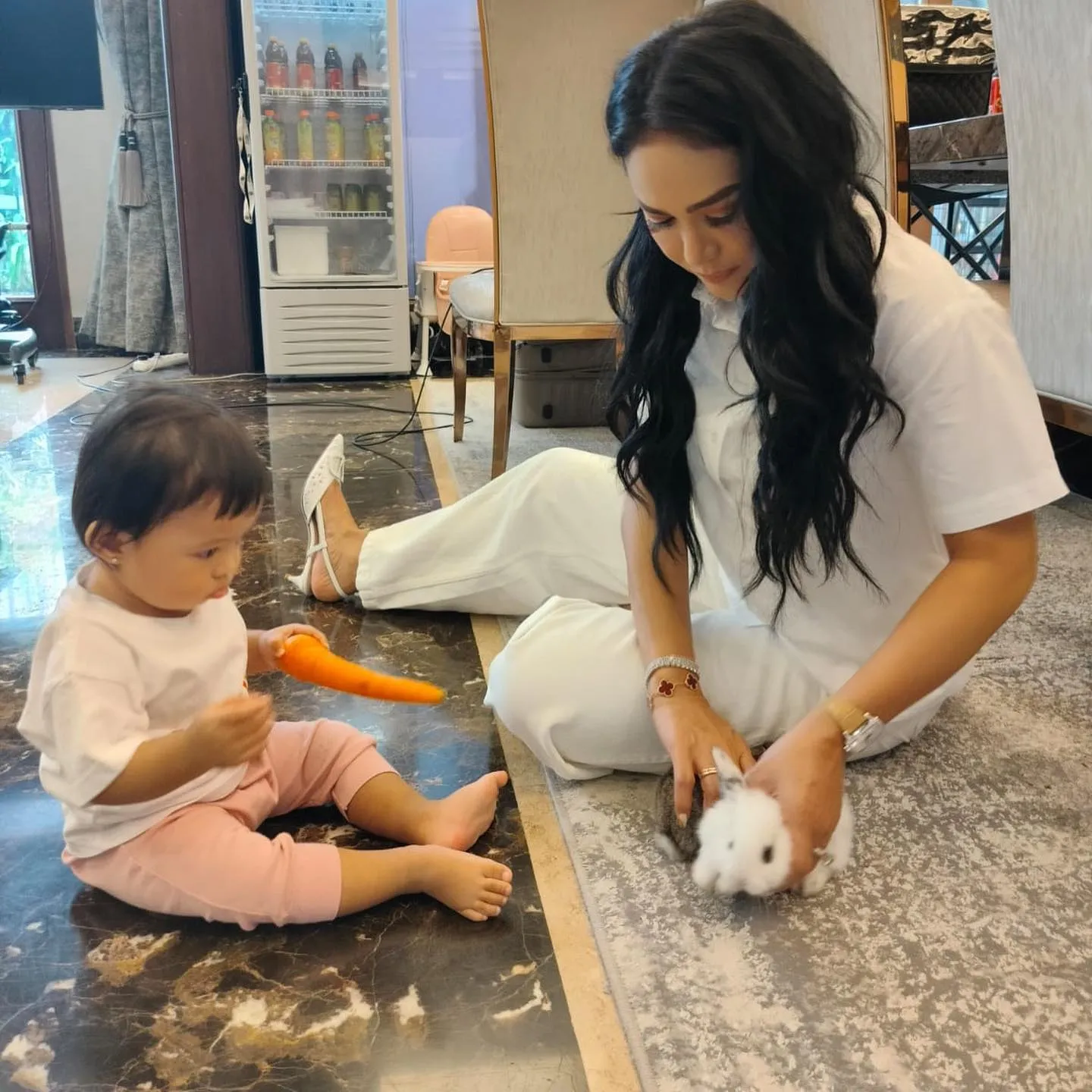 Perhatian Banget Sama Cucu